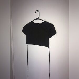 Black crop tee